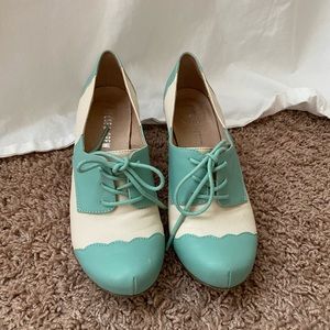 Vintage Oxford style heels